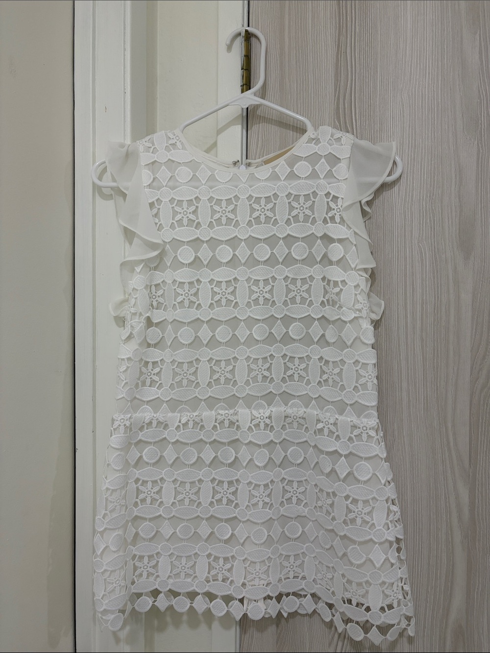 MICHAEL Michael Kors White Lace Flutter Sleeve Top